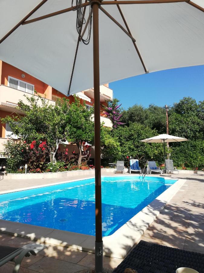 Apartments Bene Banjol Exterior photo