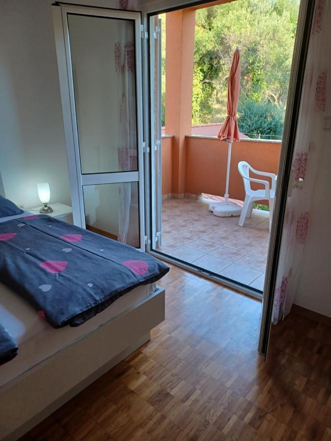 Apartments Bene Banjol Exterior photo