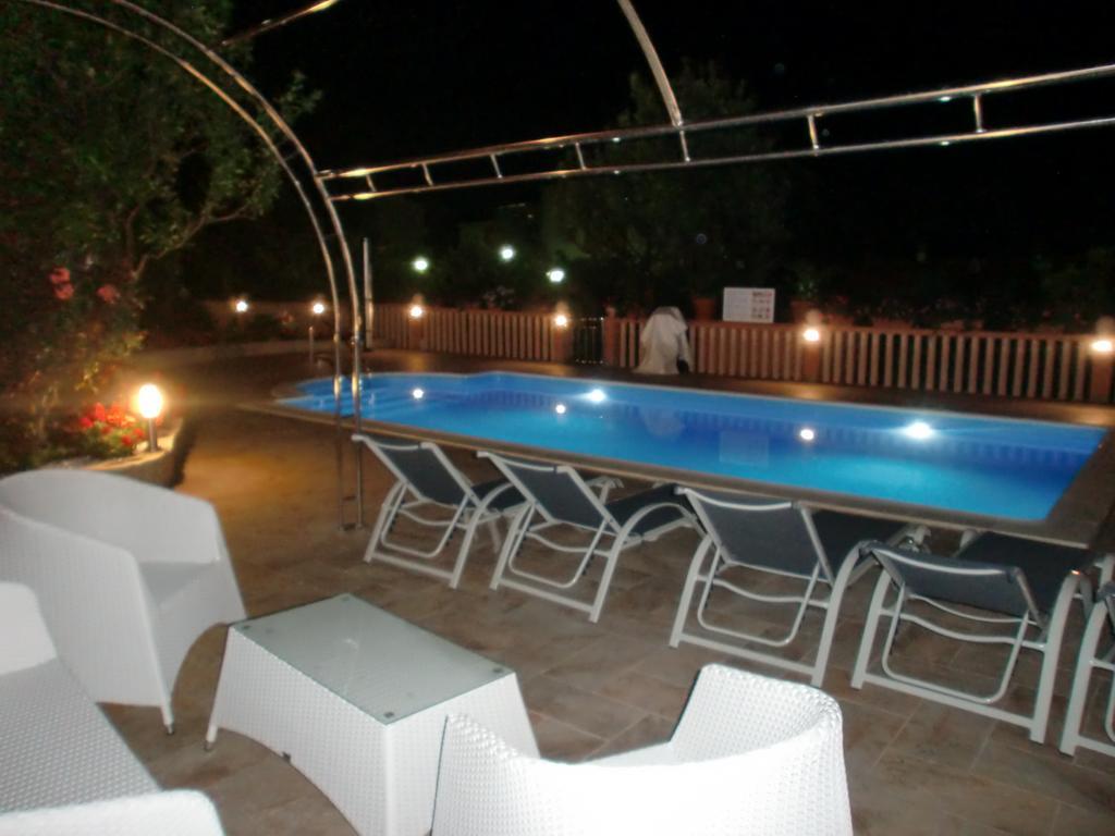 Apartments Bene Banjol Exterior photo